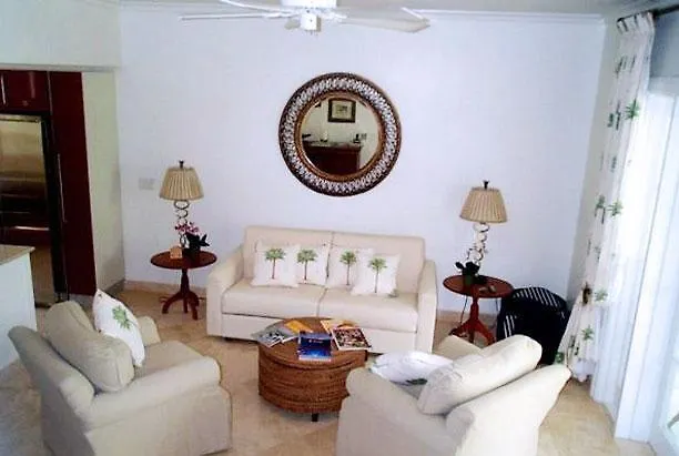 Schooner Bay 112 - Moonshine Villa Little Battaleys